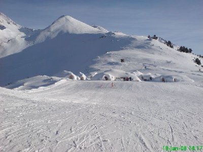 Oben angekommen - Blick zum Filzenkogel und zur White Lounge
