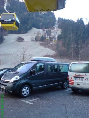 Hinauf auf den Berg mit der 8 EUB Horbergbahn - hier hat man i.d.R. nie Wartezeiten