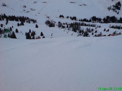 So sieht die Harakiri aus Skifahrer-Sicht aus - nach der Kuppe geht es extrem steil hinab...