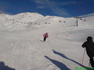 an der Piste der 8SB Horbergjoch bekamen wir dann nochmals Anweisungen von unserem Skilehrer &amp;quot;Schnegge&amp;quot;