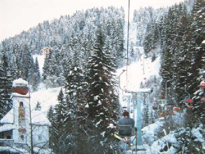 die rechte DSB ging nicht ganz so weit rauf als die ESL.  Beide Anlagen Swoboda, die DSB war die erste die ich kannte mit Signalanlage am Einstieg