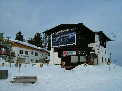 Bergstation ganz nah, vorne der Ausstieg d. SL Walde