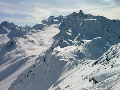 Gipfelblick Mont Vallon: Zu sehen der Glacier du Gebroulaz mit Aguille du Peclet