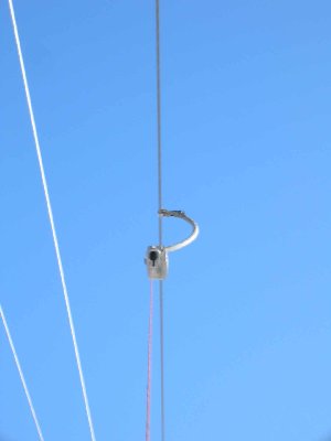 Röhrs Gehänge. An diesem Skilift gibt es ca. 3 oder 4 verschiedene Gehängehersteller.