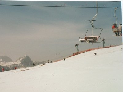 Leitner Doppelschlepper Sonne, Vorgänger der heutigen 4er KSB.Das Foto habe ich aus der DSB Belvedere 1 gemacht