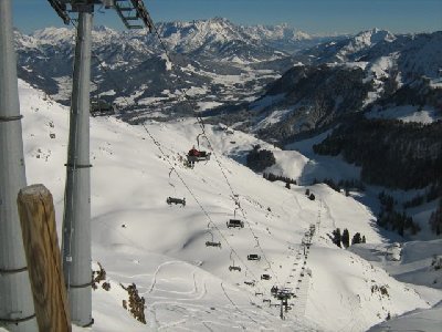 10 Blick von oben an der Bergstation ins Raintal runter.jpg