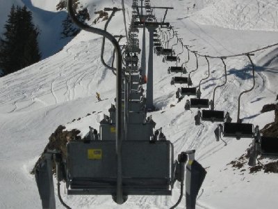 06 viele viele Girak Sessel mit seitlicher Schließtechnik.jpg