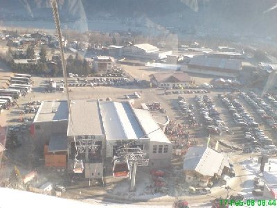 an der Talstation war bereits um 08.45Uhr alles voll