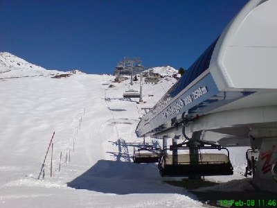 8KSB Horberjoch - die Bahn kann 4000 Personen in der Stunde befördern. Wartezeiten gibt es hier also nie :-)