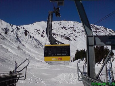 Die 150er Tux - heute fuhr sie unter Volllast und man mußte i.d.R. 1 Gondel warten bis man dran kam!