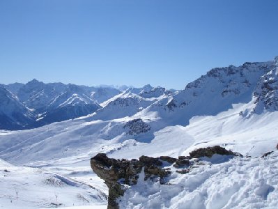 Eine meiner Lieblingsaussichten: Traumaussicht unterhalb von Champatsch bei Kaiserwetter...