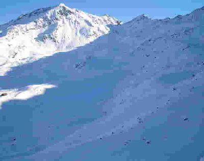 Glockenscharte von der Bergstation Rossmoosbahn, mit Ascherhütte.