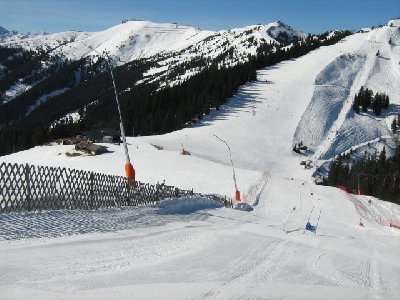 100 Schigebiet Sonnkogel Osthang von der Hochmaisbahn.jpg