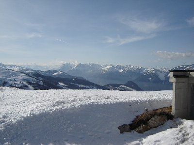 Blick vom Schatzberg auf das Bergpanorama!