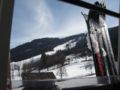Blick aus der Gondel zum Markbachjoch auf die Talabfahrt.