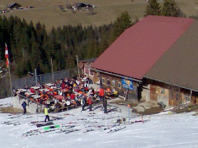 Restaurant Träumli, kann ich nur weiterempfehlen, dort isst man sehr günstig und  es ist auch gut, ein billigeres Restaurant kenne ich dort nicht.