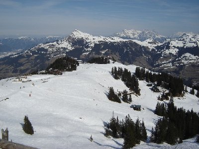 Blick von der Ehrbachhöhe Richtung Hahnenkammbahn