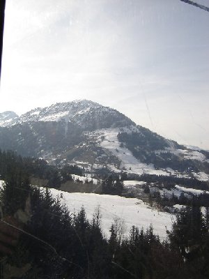 Blick aus der Fleckalmbahn auf die Talabfahrt (müsste die 26 sein)