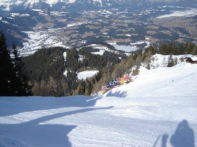 Position: direkt nebem dem Starthaus der Streif<br />Blick auf den Mausefallsprung