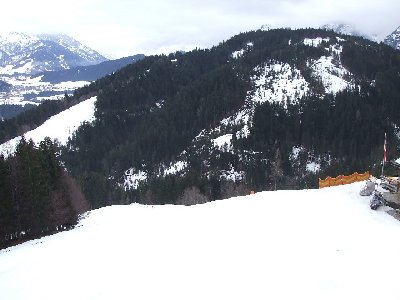 Blick auf die Talabfahrt Streuböden, im Hintergrund der Doischberg