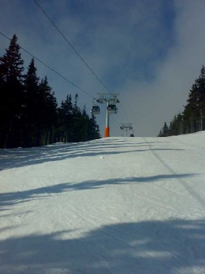 Piste unterhalb der Bahn,gesperrt,trotzdem oberes Drittel gefahren,war das beste im Skigebiet