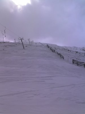 Jasna:<br />Gipfellift nicht in Betrieb. Vor 3 Wochen bin ich noch damit gefahren....Das Nadelöhr der Skischaukel.