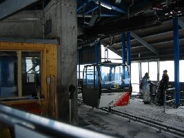 7: In der Mittelstation