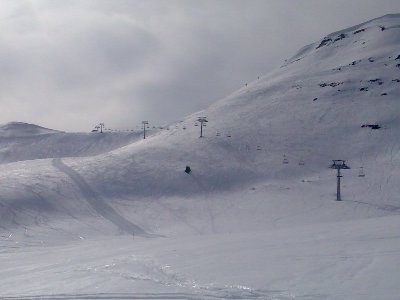 Ein Panoramafoto ( Zumindest für mich)<br />Ober Teil der Trasse des 4KSB Parwengesattel<br />Lief am Anfang mit 5m/s, am Nachmittag nur noch mit 4m/s