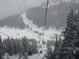 17: Plaun mit der ersten Mittelstation der 8EUB und das Ende der Piste Curtgani(66)