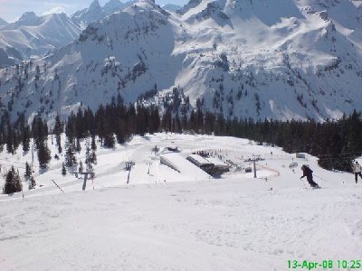 Talstation vom SL Fellhornlift (war ausser Betrieb und bereits ohne Bügel) und von der 6KSB Möserbahn