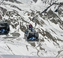 Bergeübung, 80 Meter über dem Boden