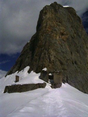 zu einem Unterstand aus dem 1.Weltkrieg