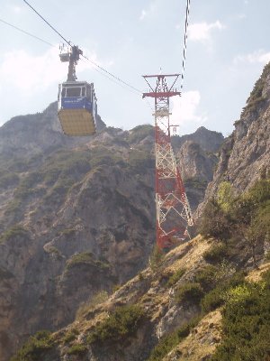 Blick auf Stütze Nr. 1 mit Gegengondel