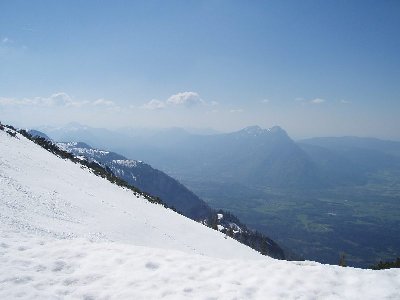 Bad Reichenhal, der Staufen 1.782m Höhe, und die Ortschaft Piding