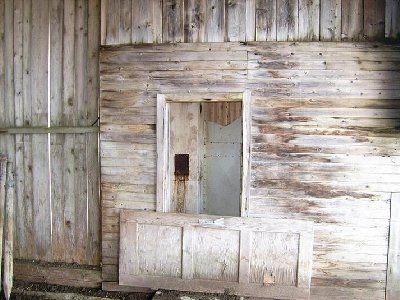 Herausgerissene Tür...