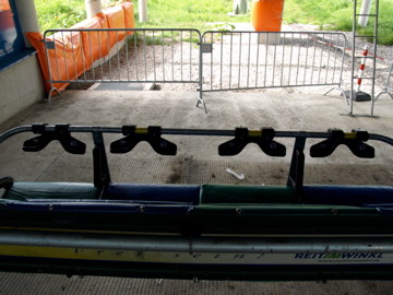 Jetzt das system von Leitner.<br />Das ganze lässt sich beweglich noch oben Klappen mit einem Federzug.