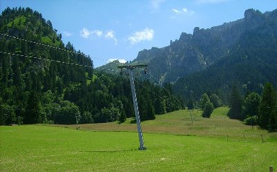 Adlerlift Trasse mit Übungslift (?) links