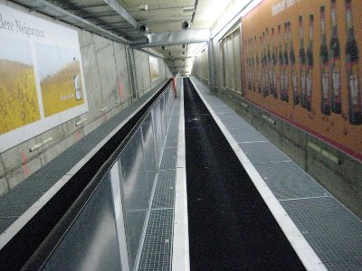 Die Perspektive täuscht hier etwas, der Blick geht nach unten!