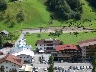 Errichtung Parkplatz (v. gegenüberliegender Talseite)
