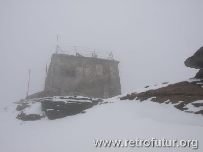 Im schneetreiben kurz vor der furggen bergstation.