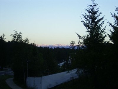 Straßenquerung, Blick zurück zur Talstation Hubertus, befindet sich gleich neben der Talstation Paolina