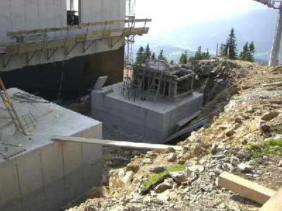 Von der Bergstation steht noch nicht viel...