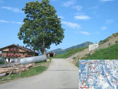 Selber Standort jedoch in andere Richtung mit Stützenfundament und hohe Salve im Hintergrund.