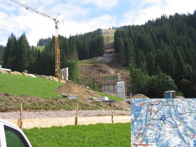 Blick vom Maierhof Parkplatz auf die Baustelle der Mittelstation.