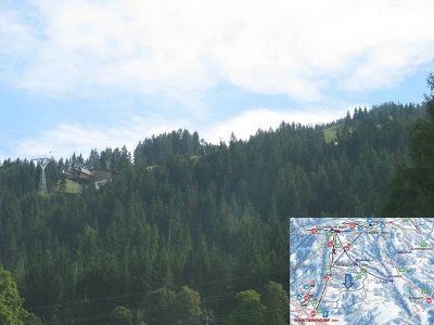 alte Mittelstation; im Hintergrund die reste des alten Sessellifts