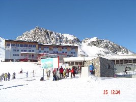 Bergstation der Langwiedbahn mit Blick auf das Trainigszentrum