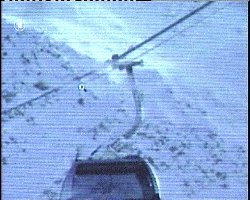 Das Steuerseil an einer Gondelklemme - ob es die ist die abgestürzt ist wurde nicht gesagt.