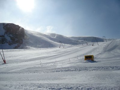 Gegen 10 Uhr - es reisst auf. Impressionen aus dem Skigebiet von der Talstation der Schlepper aus! Es war perfekt präpariert und geschapted!