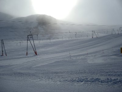 Gegen 10 Uhr - es reisst auf. Impressionen aus dem Skigebiet von der Talstation der Schlepper aus! Es war perfekt präpariert und geschapted!