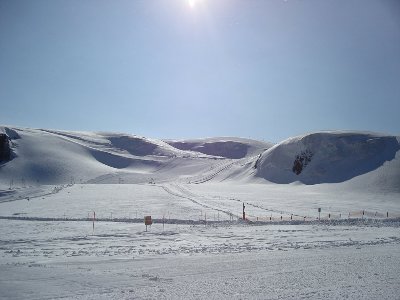 Gegen 10 Uhr - es reisst auf. Impressionen aus dem Skigebiet von der Talstation der Schlepper aus! Es war perfekt präpariert und geschapted!